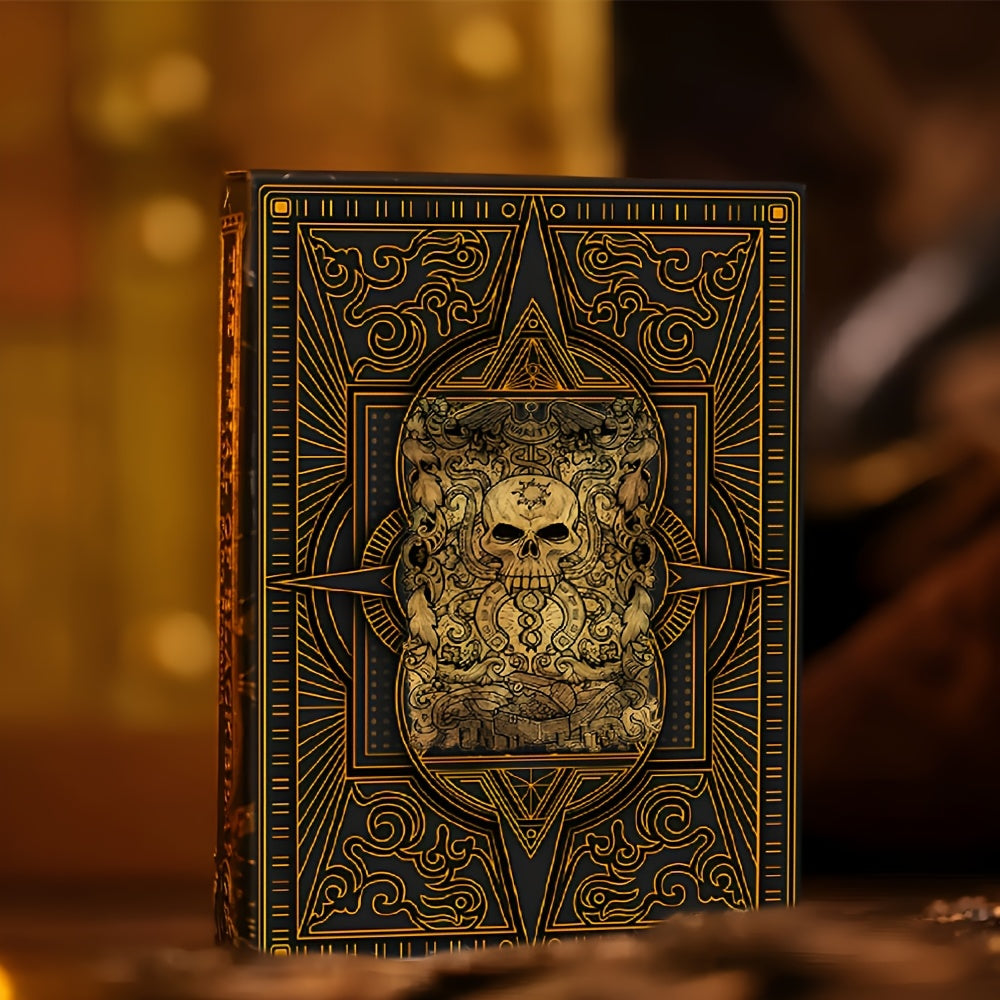 Cartes de poker vintage thème pirate STRUBLFE, double face antidérapantes, embossage quatre couches, design crâne et géométrique, accents dorés, idéal soirées familiales et jeux.