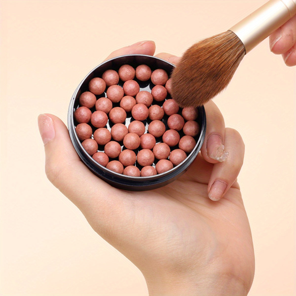 Blush roller à texture riche, fini brillant et mat, livré avec pinceau, crée un effet tridimensionnel éclatant, parfait maquillage quotidien et soirées.