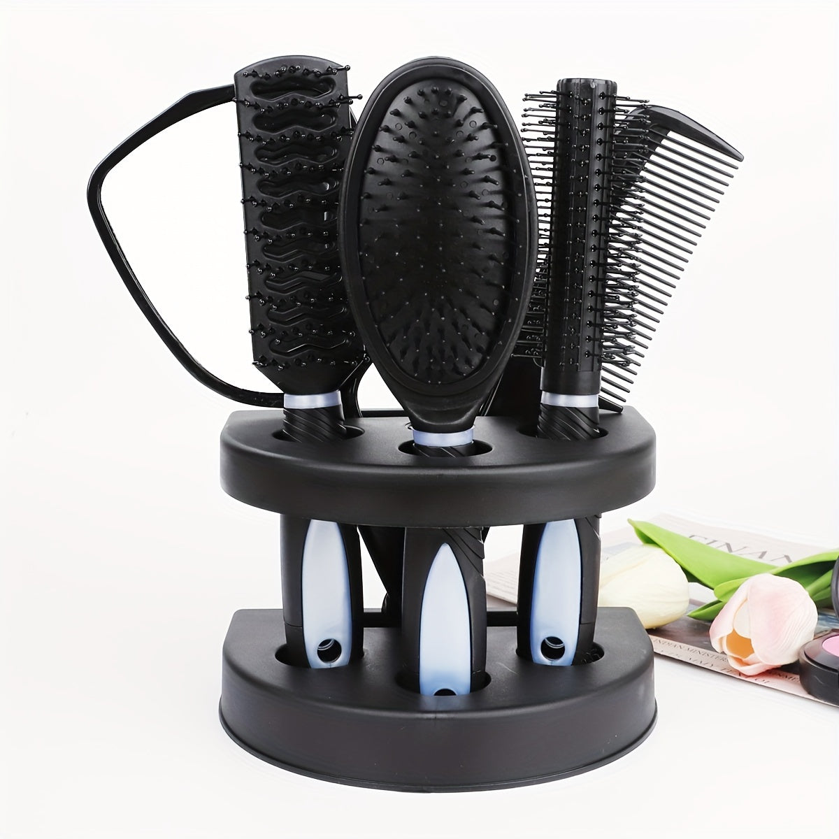 Set coiffure professionnel 5 pièces : brosses démêlantes, peignes massage cuir chevelu et miroir, parfait pour styling complet.
