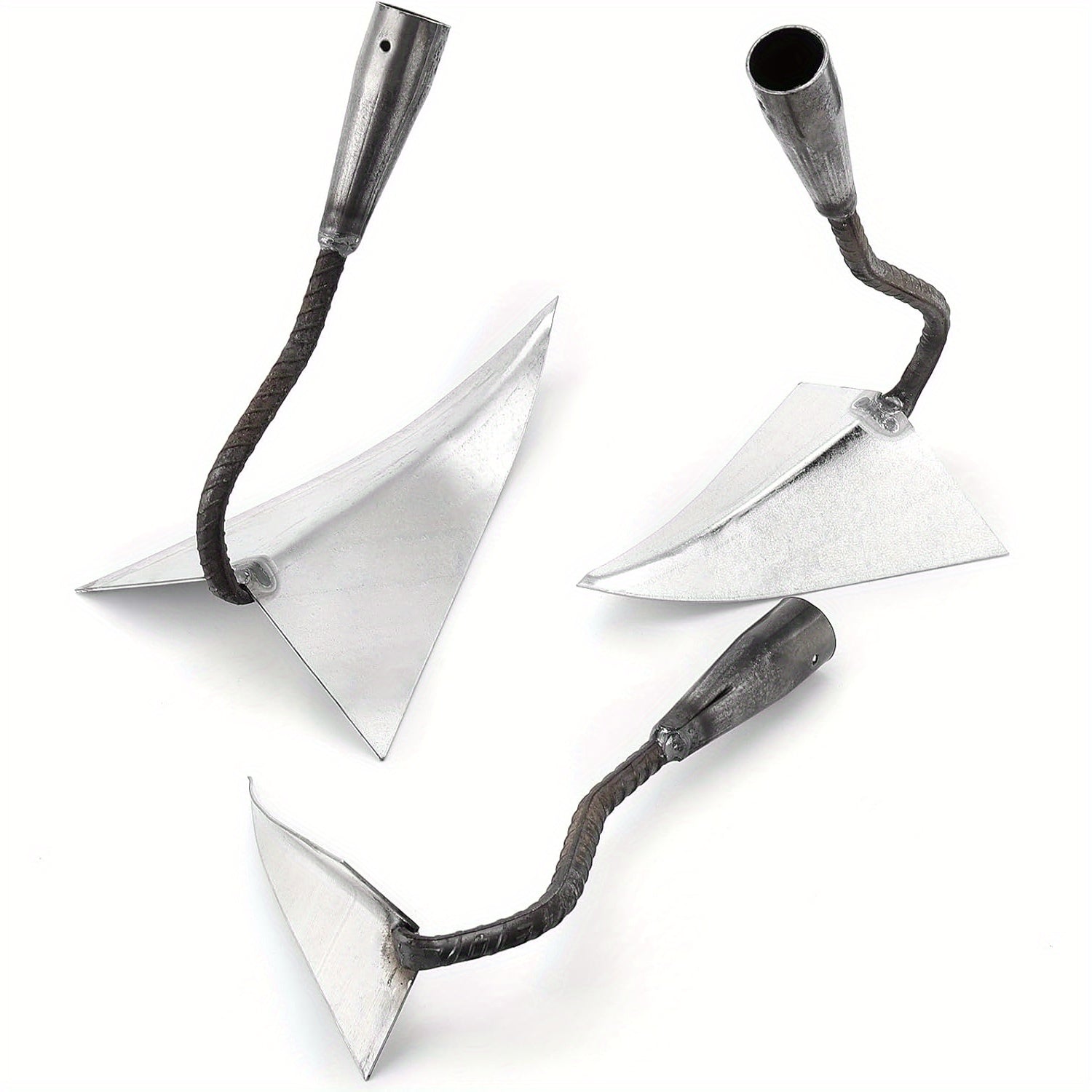 Houe en V à lame triangulaire tranchante, construction métallique durable pour creuser, désherber et ameublir, idéale jardin, ferme et paysagisme.
