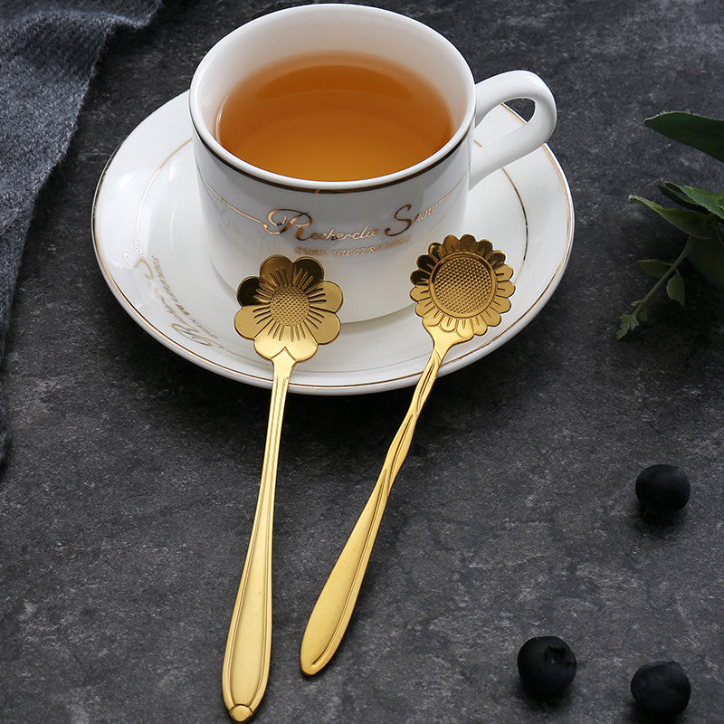 8pcs Flower Spoon Set, Small Teaspoon Coffee Spoon, Cute Ice Cream Dessert Spoon Silvery Golden Stainless Steel Spoon for Coffee Tea.