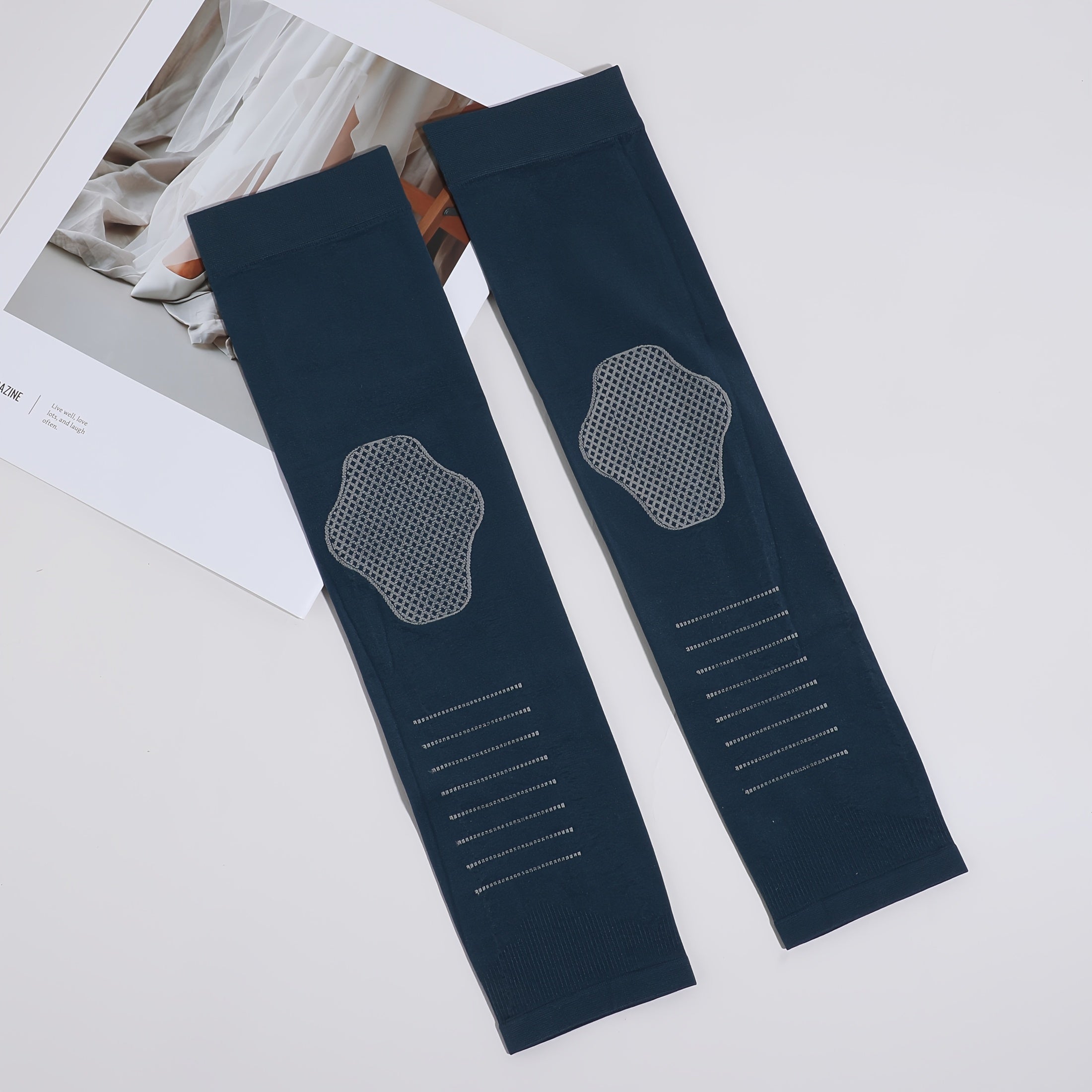 A Pair of Solid Color New High Elastic Arm Sleeves Suitable for Outdoor Sports And Daily Life