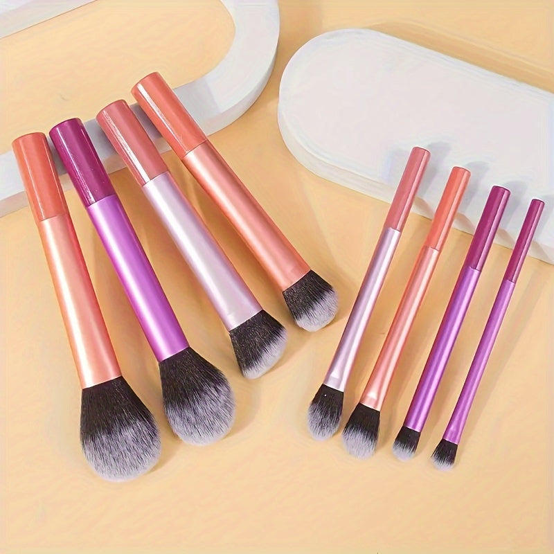 Set portable de 8 pinceaux maquillage, manches synthétiques légers et résistants, poils doux de qualité supérieure, couleurs variées.