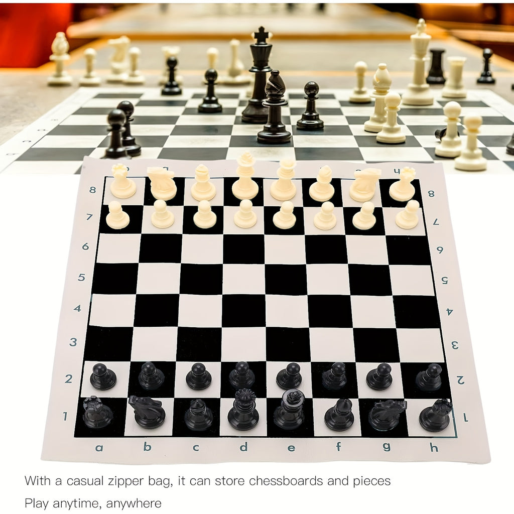 Jeu d'échecs premium en PU avec tapis roulable, pièces et sac de rangement. Parfait pour les soirées, jeux décontractés et tournois.