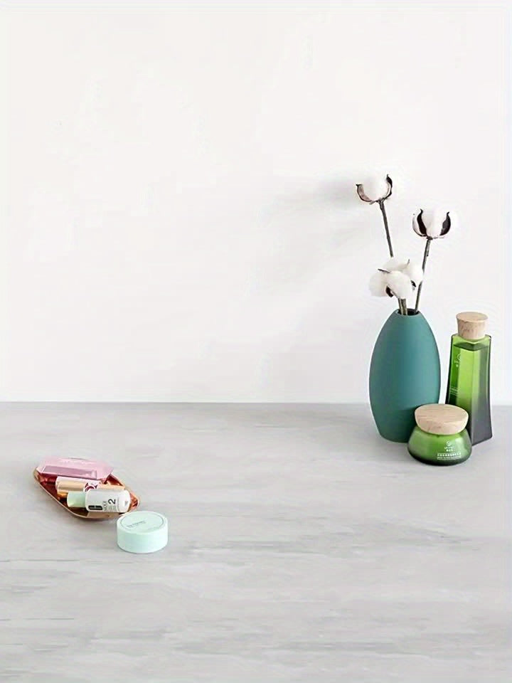 Pochette de rangement hygiénique pour serviettes et tampons, compacte et portable, idéale pour kit menstruel féminin en déplacement.