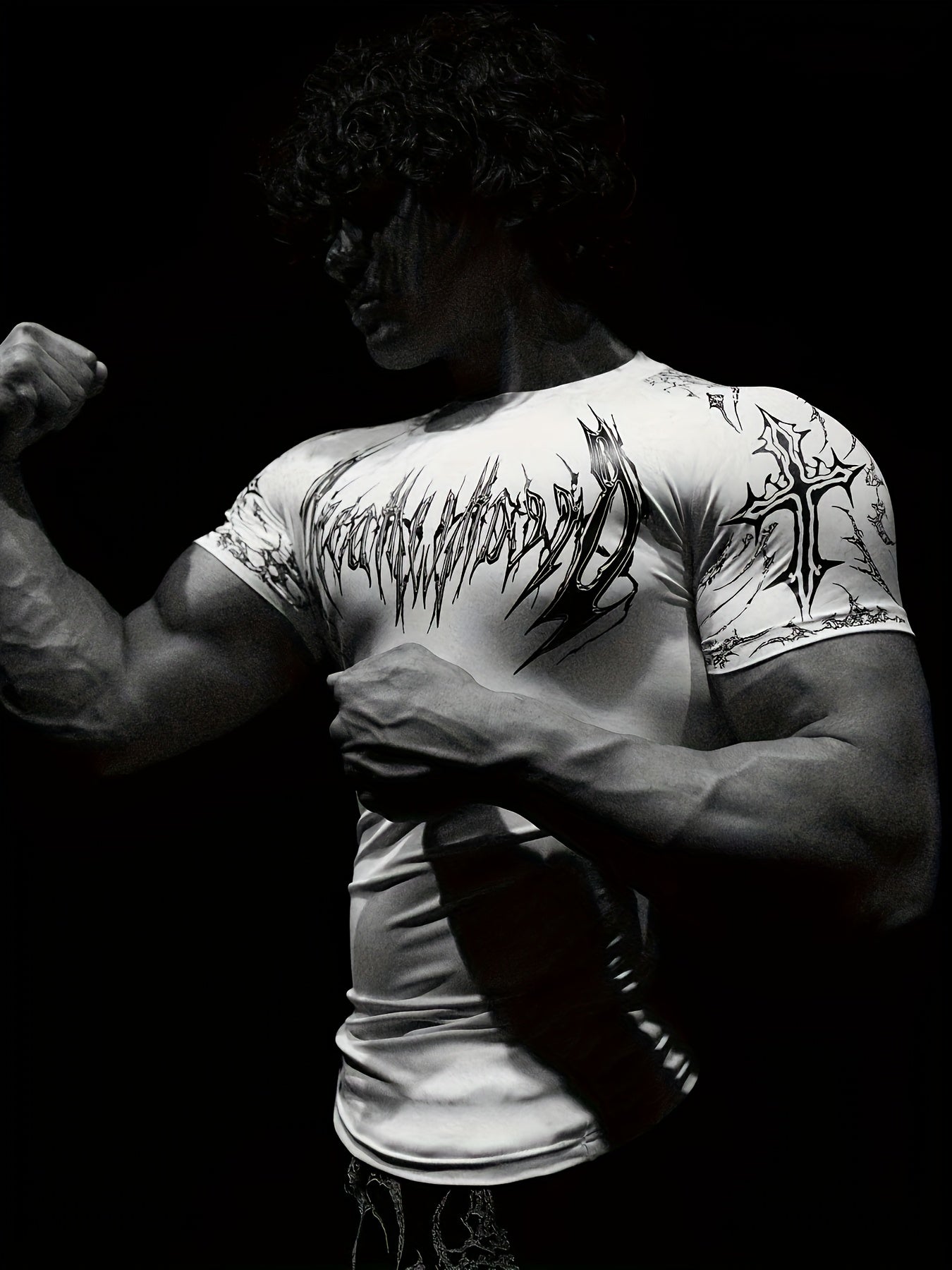 T-shirt compression 2025, haute élasticité, séchage rapide, motif géométrique rouge, maintien musculaire performant, adapté entraînement hommes et femmes.