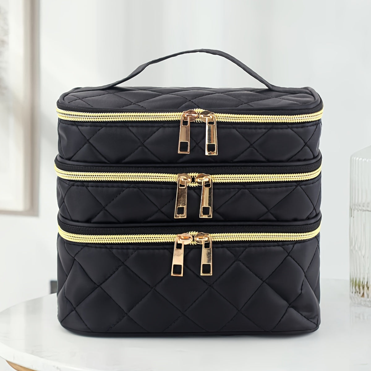 Trousse cosmétique matelassée unisexe, 3 couches, grande capacité, poignées, polyester, organiseur pratique pour voyage et maison.