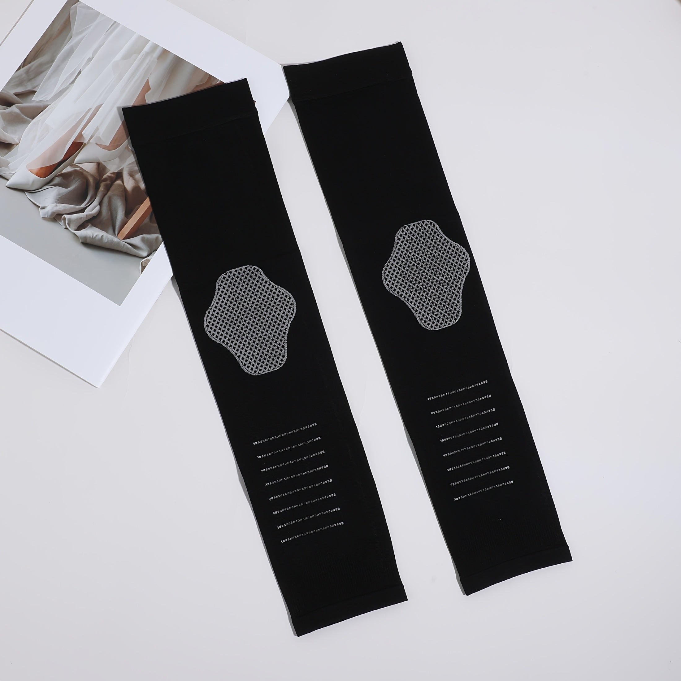 A Pair of Solid Color New High Elastic Arm Sleeves Suitable for Outdoor Sports And Daily Life