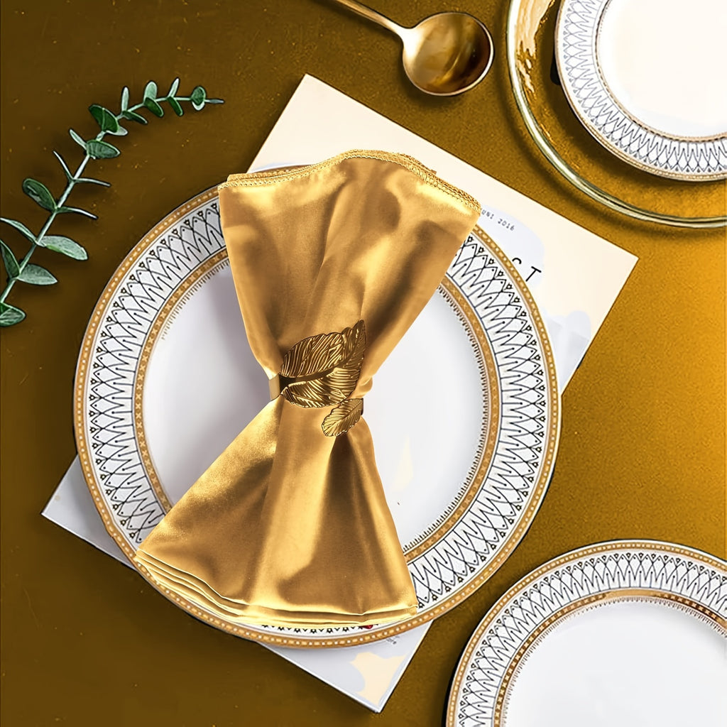 Lot VIJIV 12 pcs : 6 ronds de serviette dorés et 6 serviettes satin 17×17 cm, idéal mariages et fêtes.