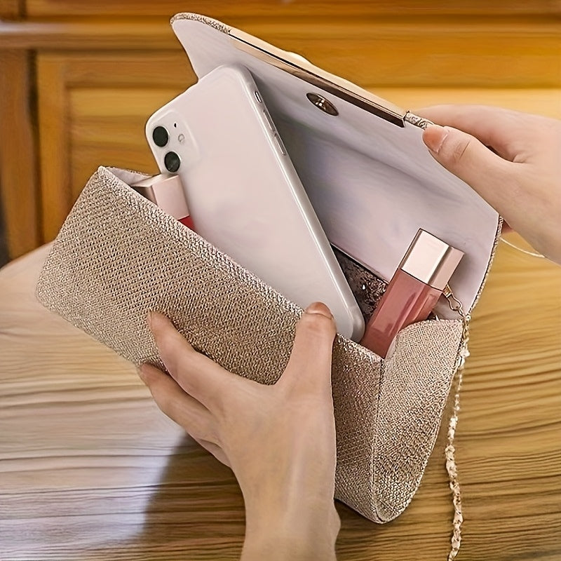 Sac enveloppe de soirée plissé et brillant, élégant, idéal pour mariages, soirées dansantes et banquets formels.