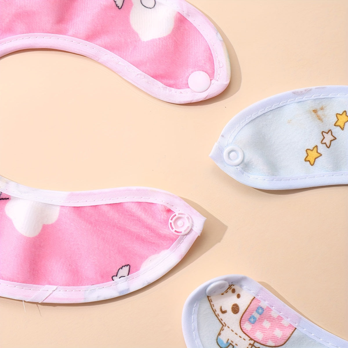 مريلة تغذية الأطفال على شكل حرف U من المخمل الكريستالي الوردي والأزرق مع جيب، 8 أو 10 قطع عشوائية