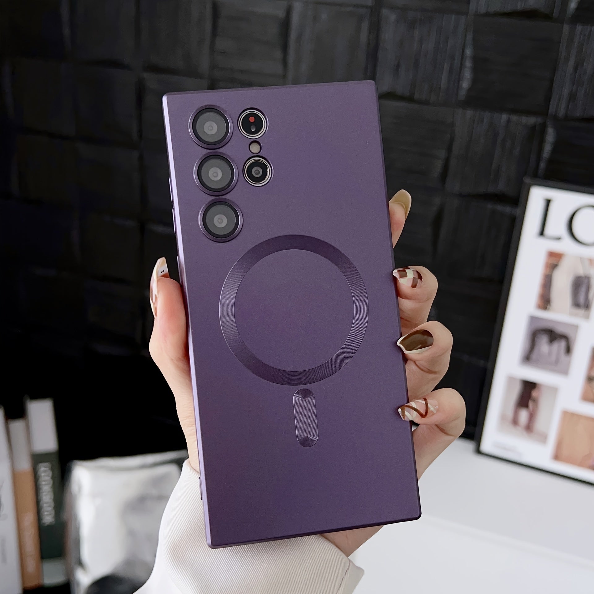 Coque transparente plaquée compatible charge magnétique sans fil, antichoc, pour Samsung Galaxy S20 à S23, offrant protection et style épuré.