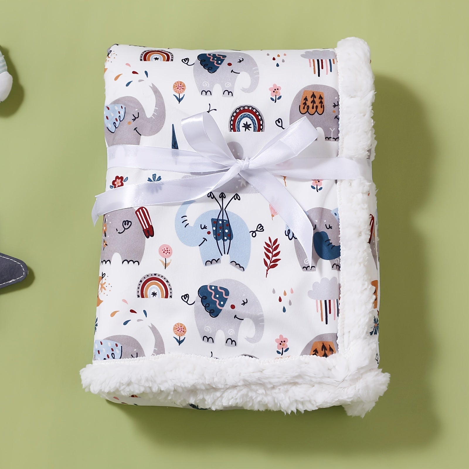 Ultra-Soft Double-Layered Youngsters' Blanket with Cute Animal Prints - Cozy, Machine Washable for Autumn &amp; Winter - Available in Gray, White, Blue, Yellow