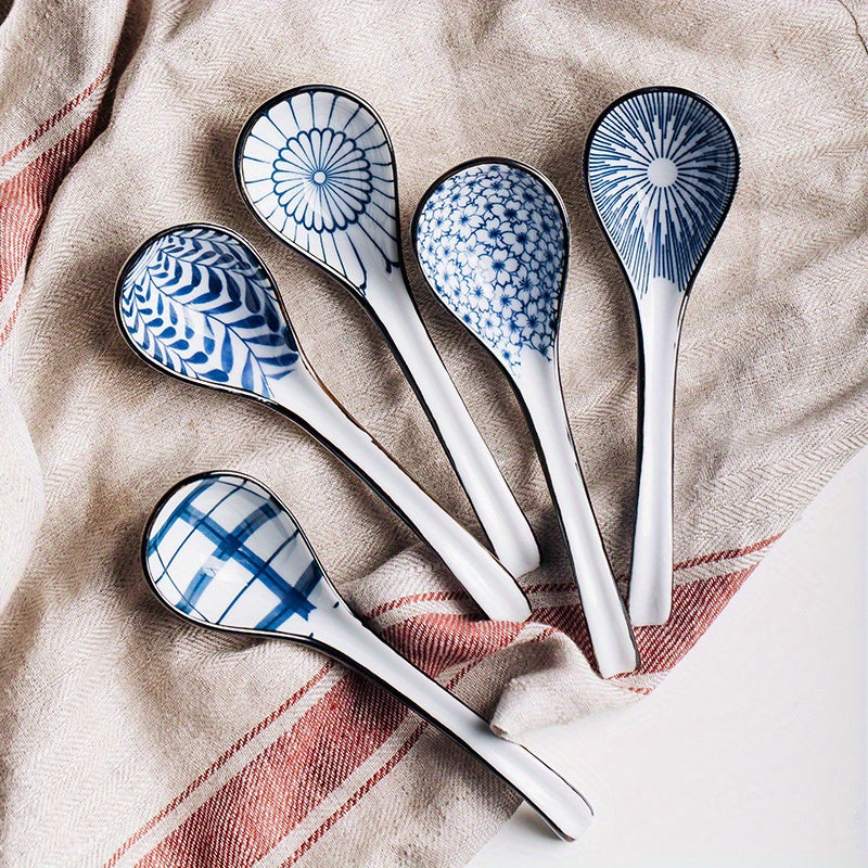 Lot de 5 petites cuillères japonaises artisanales, résistantes haute température, peintes à la main, pour soupe, nouilles ou desserts.