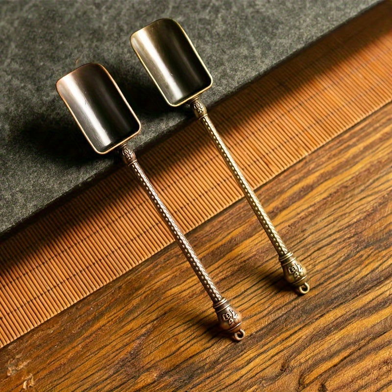 Lot de 2 ou 3 cuillères à thé vintage en métal, décor rétro, idéal Noël et fêtes, sans électricité ni plumes.