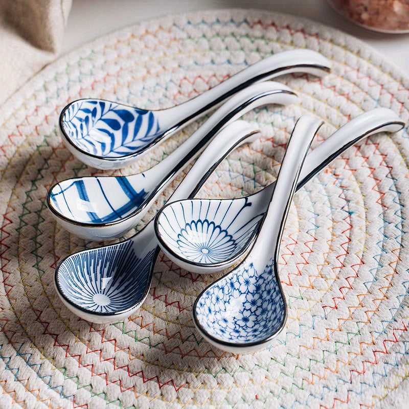 Lot de 5 petites cuillères japonaises artisanales, résistantes haute température, peintes à la main, pour soupe, nouilles ou desserts.