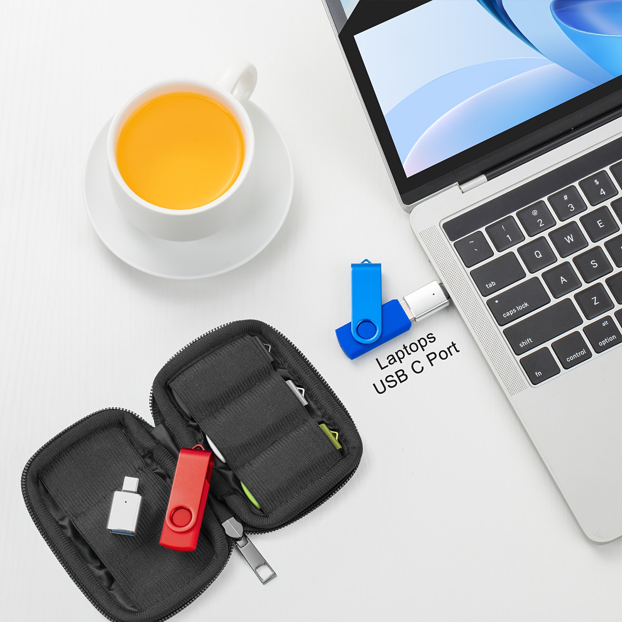 Lot de 5 clés USB (128 MB à 32 GB) avec 2 adaptateurs USB-C et étui souple, stockage et sauvegarde, compatible Android, iPhone 15/16 et ordinateurs.