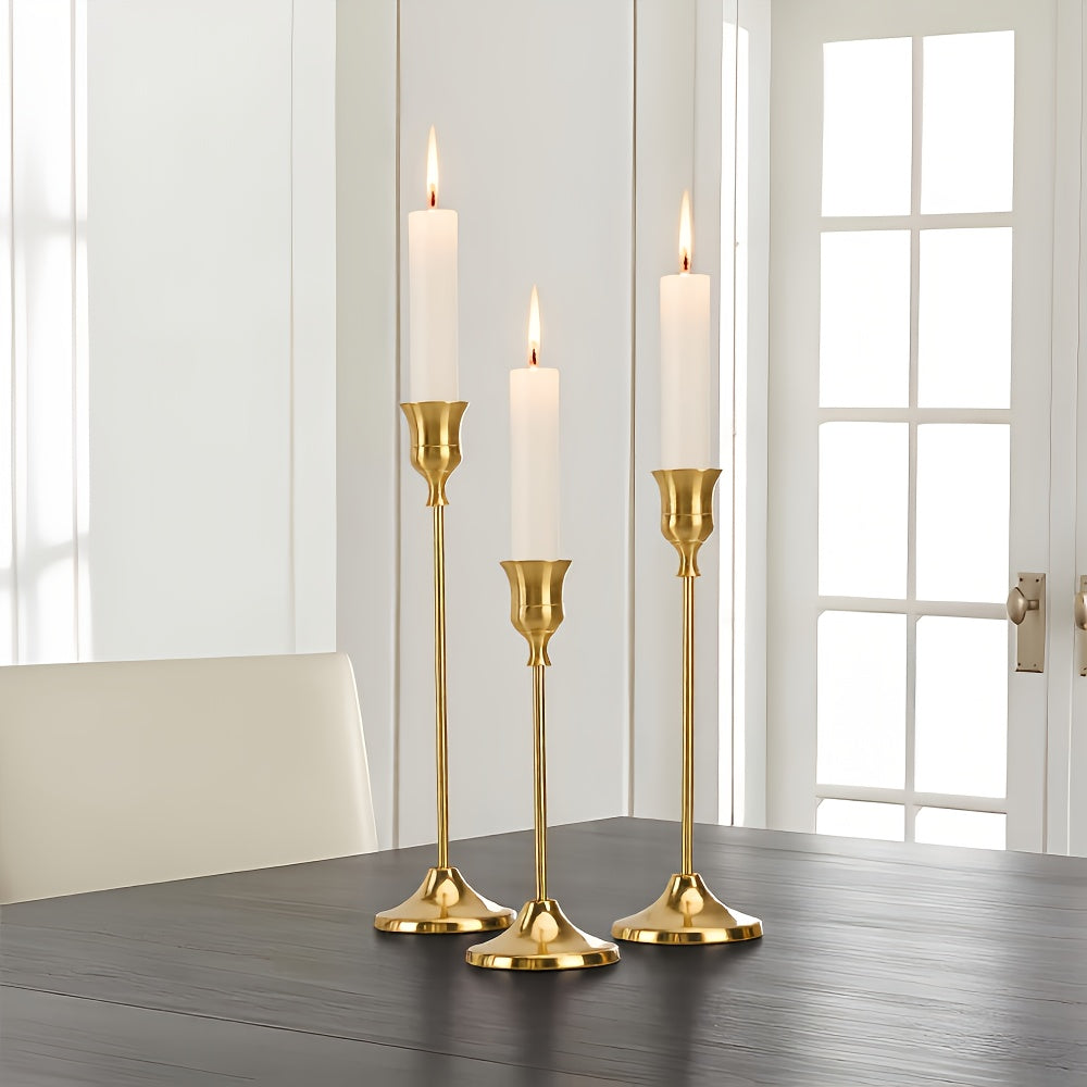 Lot de 3 bougeoirs élégants en laiton doré Design métallique poli, idéal pour mariages, dîners ou décoration maison, bougies non incluses, style moderne et durable.