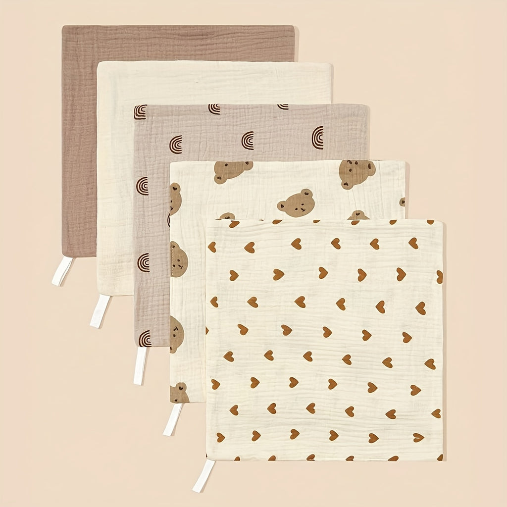 5 serviettes pour bébés, motifs adorables, douces, idéales pour le bain, la poussée dentaire et les moments de jeu.
