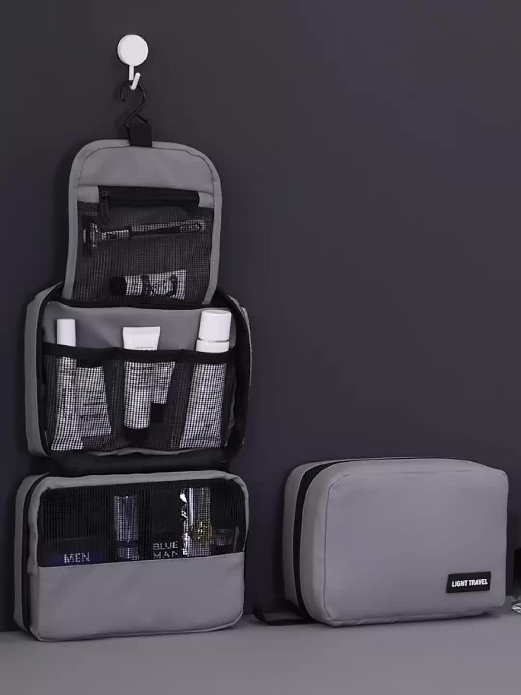 Grande trousse de toilette de voyage, résistante, multi-compartiments avec poches filet, idéale pour maquillage, salle de bain et déplacements.