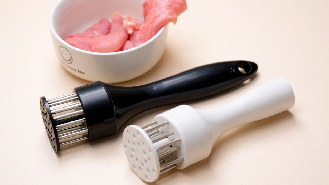 Attendrisseur de viande multifonction, aiguille à steak, maillet et pique à viande, ustensile de cuisine idéal barbecue et préparation steaks.