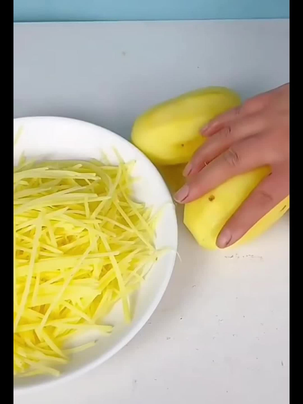 2-in-1 Potato & Vegetable Slicer - Manual Wave Cutter with Flower Design, Durable Plastic Kitchen Gadget for Perfect Ripples and Flowers