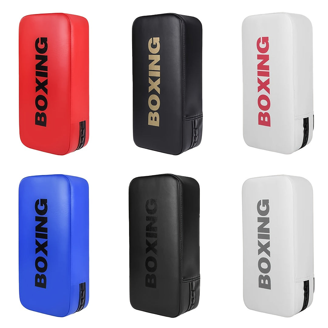 Cible d’entraînement épaisse et résistante avec poignées renforcées, idéale pour coups de poing et de pied en boxe, Muay Thaï et arts martiaux.