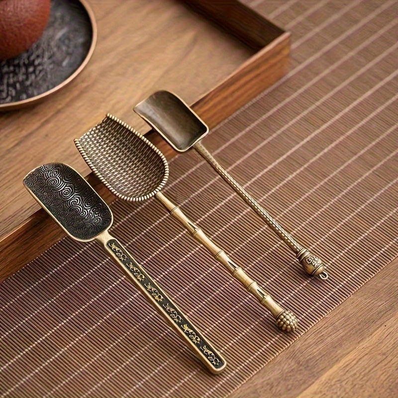 Lot de 2 ou 3 cuillères à thé vintage en métal, décor rétro, idéal Noël et fêtes, sans électricité ni plumes.