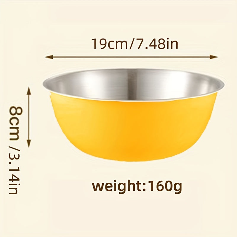 Ustensiles de pâtisserie avec saladier gradué en acier inoxydable, idéal pour mélange, stockage alimentaire et préparation de repas.