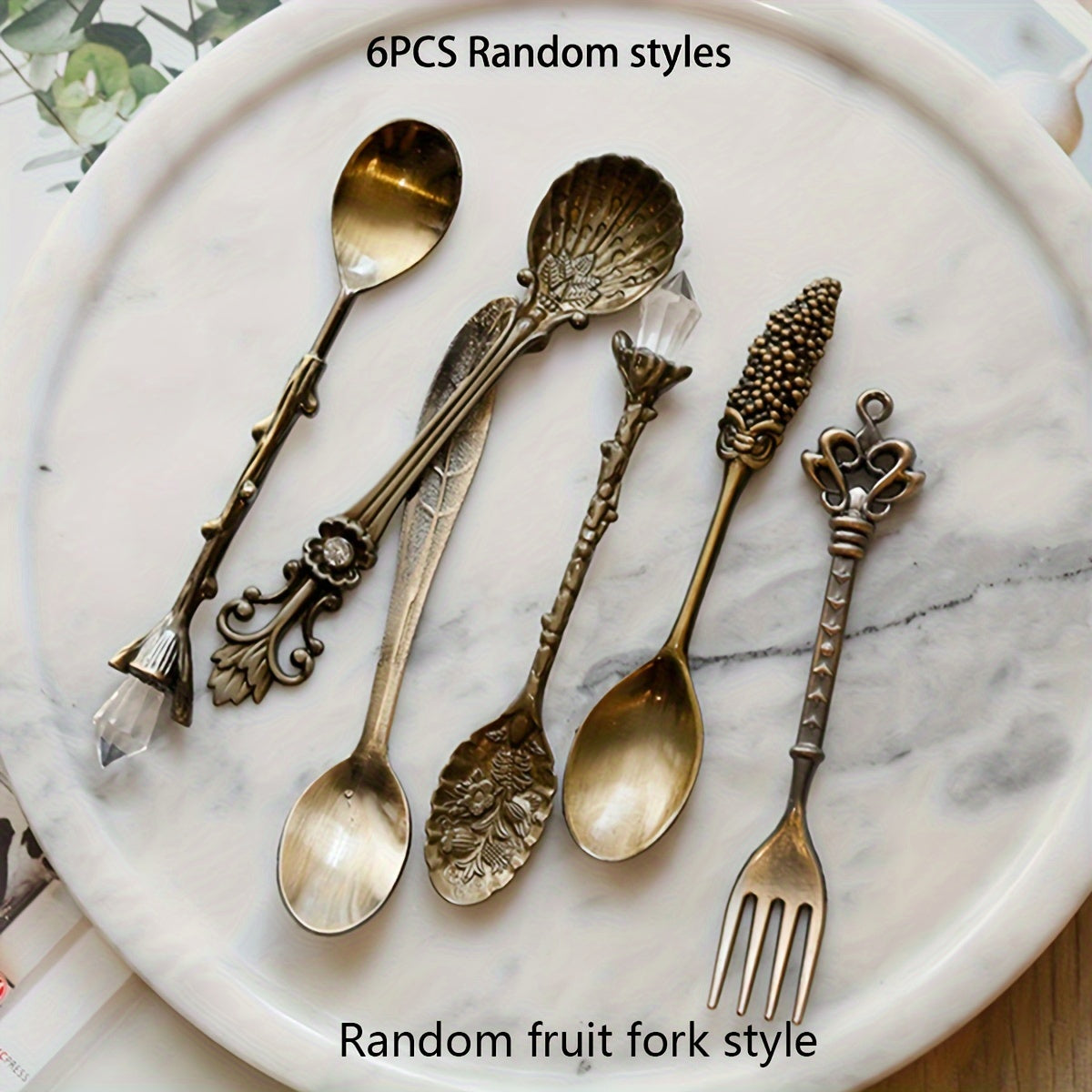 6 Packs/Set, European-Style Golden Dessert Spoons, Vintage Coffee Spoons, Retro-Style Metal Carved Fruit Dessert Spoons, Suitable for Kitchen Dining, Classical Style, Some Styles Are Random.