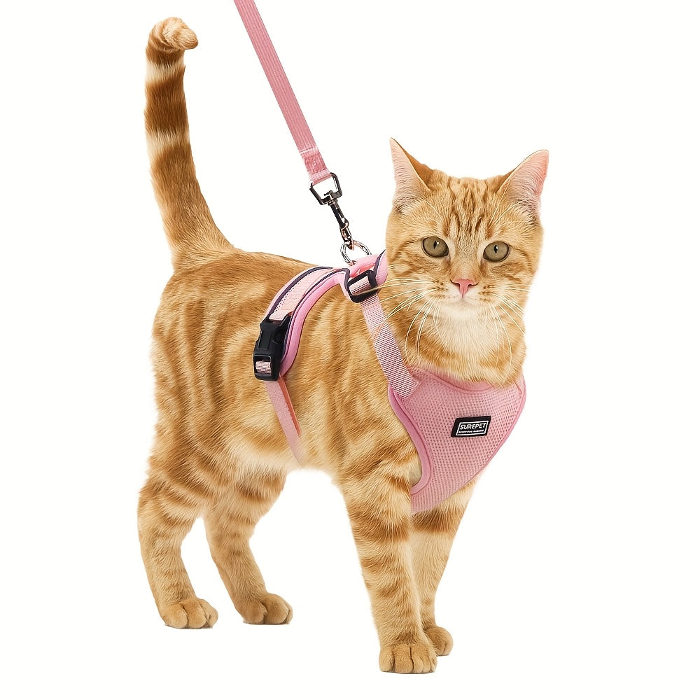Harnais et laisse pour chat, gilet ajustable antifuîte, doux et respirant, bandes réfléchissantes, contrôle facile pour promenades sécurisées.