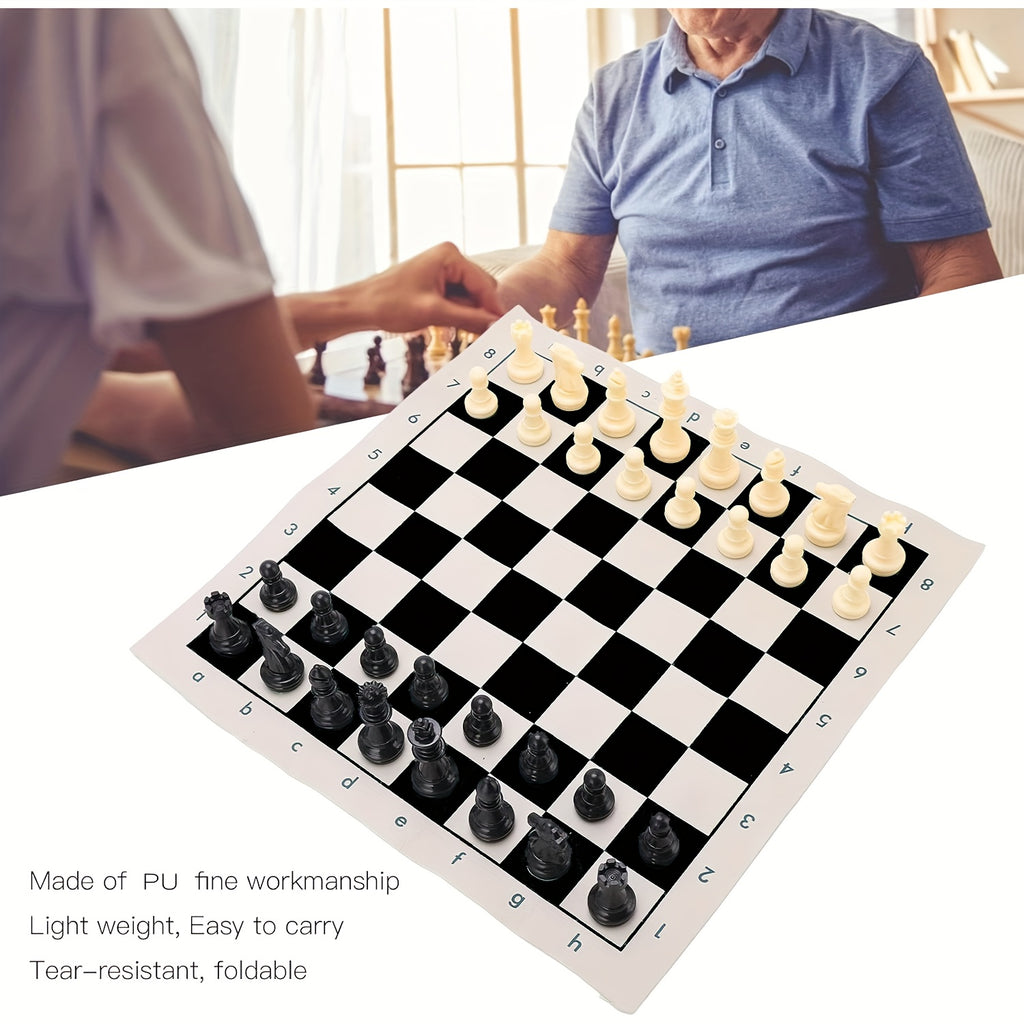 Jeu d'échecs premium en PU avec tapis roulable, pièces et sac de rangement. Parfait pour les soirées, jeux décontractés et tournois.