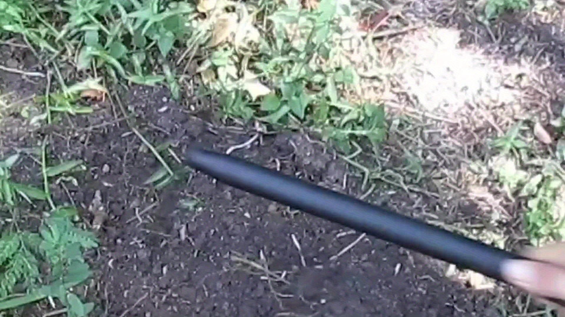 1pc Chuangyi Network Heavy Duty Carbon Steel Garden Hand Rake with Ergonomic Rubber Grip - Multi-Pronged Mini Hand Cultivator for Digging, Raking Leaves, Weeding, Lawn Care &amp; Soil Aeration - Durable Gardening Tool, Weeding Eq