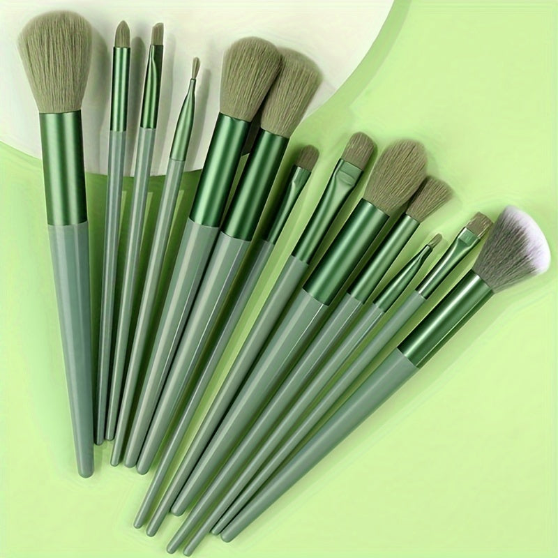 Set de 8 ou 13 pinceaux de maquillage à poils synthétiques doux, incluant fond de teint, fard à paupières, rouge à lèvres, idéal débutants et pros.