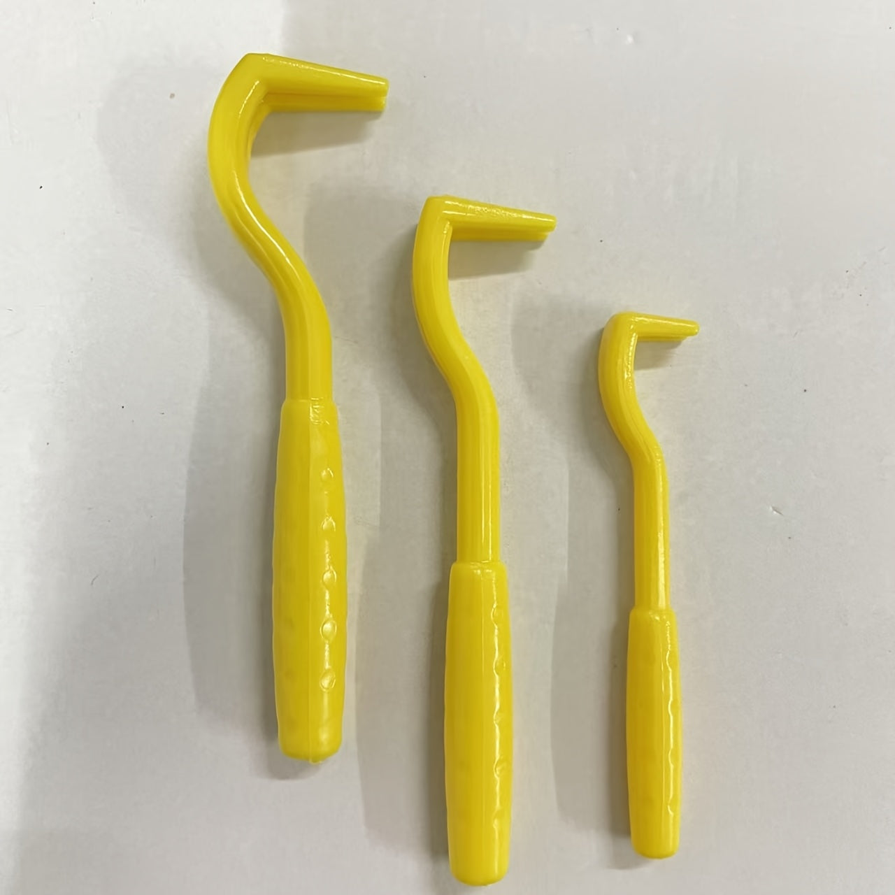 Kit de 3 outils de retrait des puces pour animaux. Crochet à tiques, pince et peigne pour le toilettage des chats et chiens.