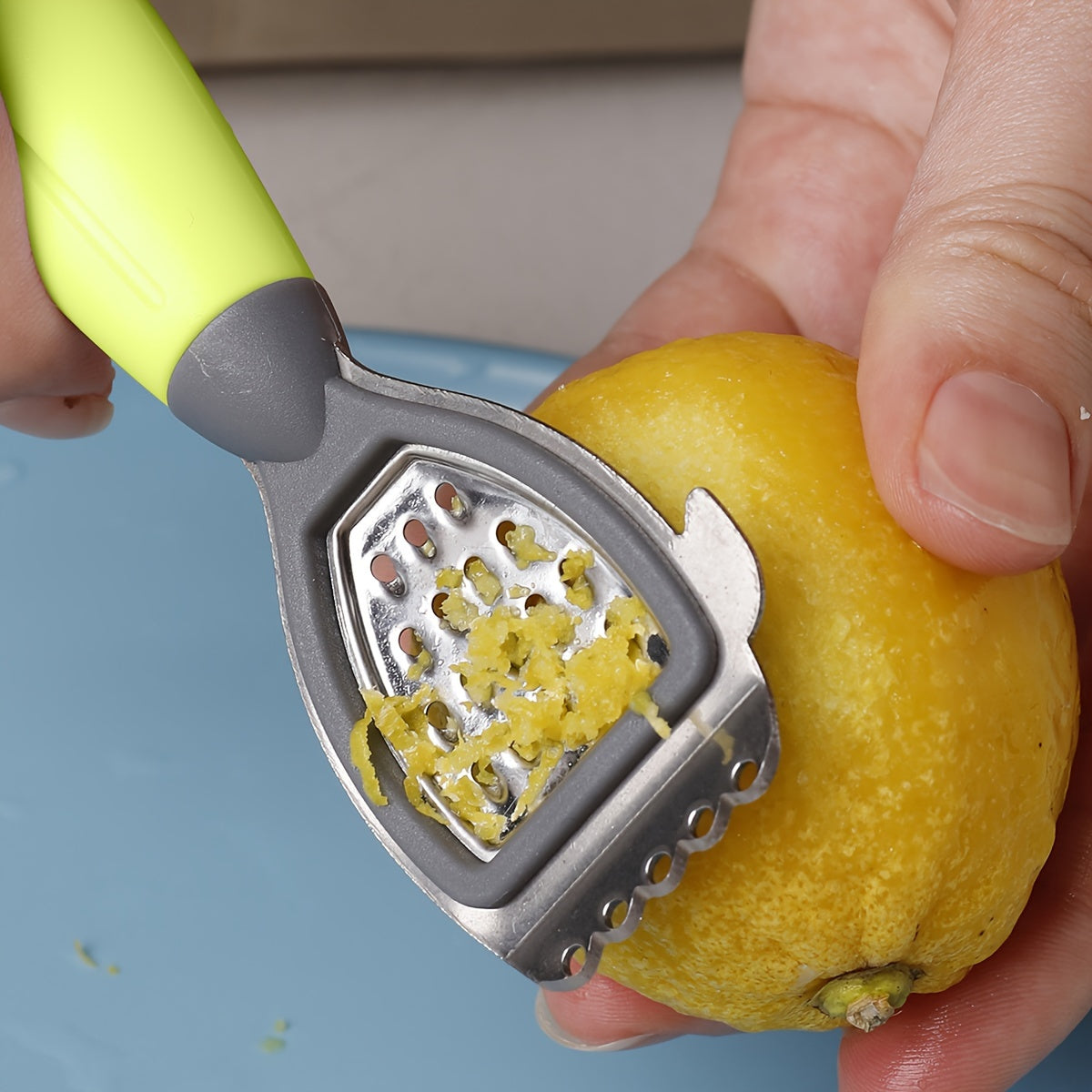 1pc Multifunctional Lemon Zester &amp; Juicer with Built-In Grater - Green Handle, Stainless Steel Blade for Easy Citrus Juicing and Grating, Perfect for Kitchen Use, Grating Accessory | Ergonomic Design | Durable Grater