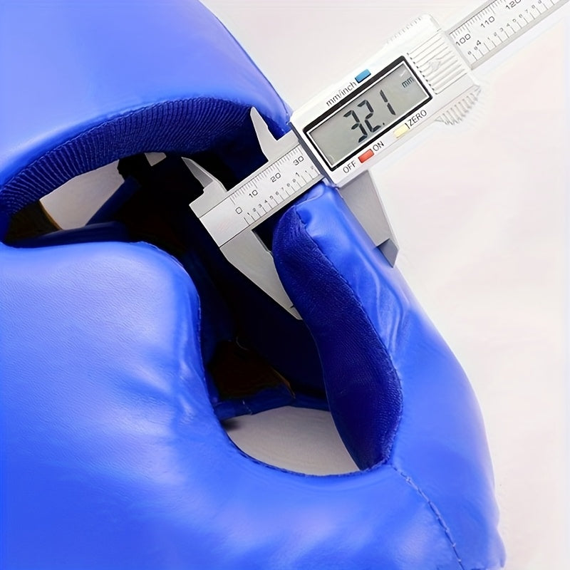 Casque de protection MMA et taekwondo avec aérations, conçu pour les combats de karaté, taekwondo et arts martiaux.