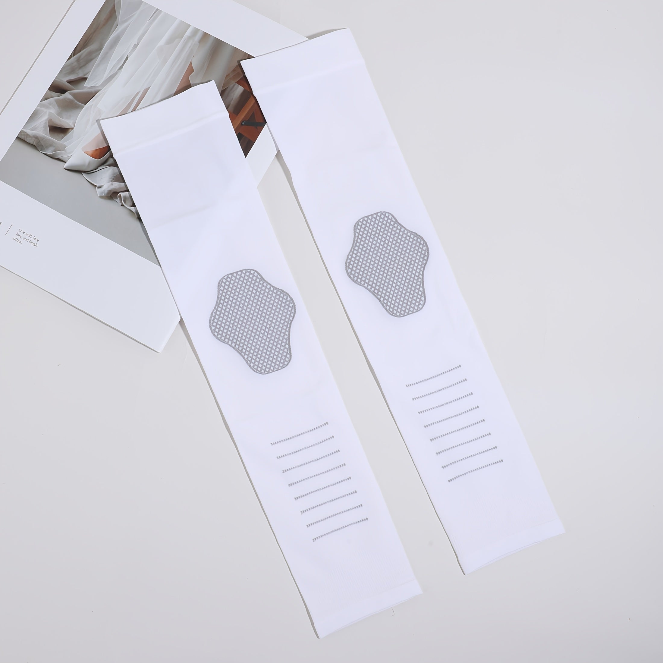 A Pair of Solid Color New High Elastic Arm Sleeves Suitable for Outdoor Sports And Daily Life