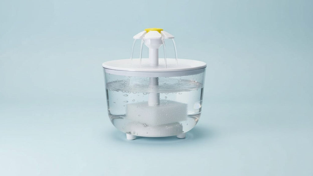 Distributeur d'eau pour animaux en forme de fleur. Fontaine automatique pour chats et chiens, design floral, grande capacité, idéale pour l'hydratation continue.