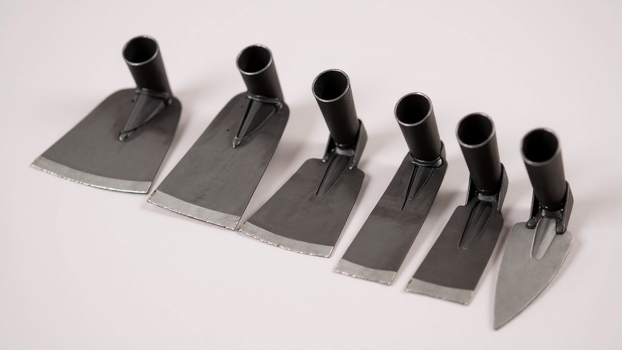 Heavy-Duty Manganese Steel Garden Hoe - Ideal for Soil Digging, Weeding, and Planting Vegetables &amp; Flowers | Robust Metal Trowel Design, Sharp Teeth for Efficient Digging