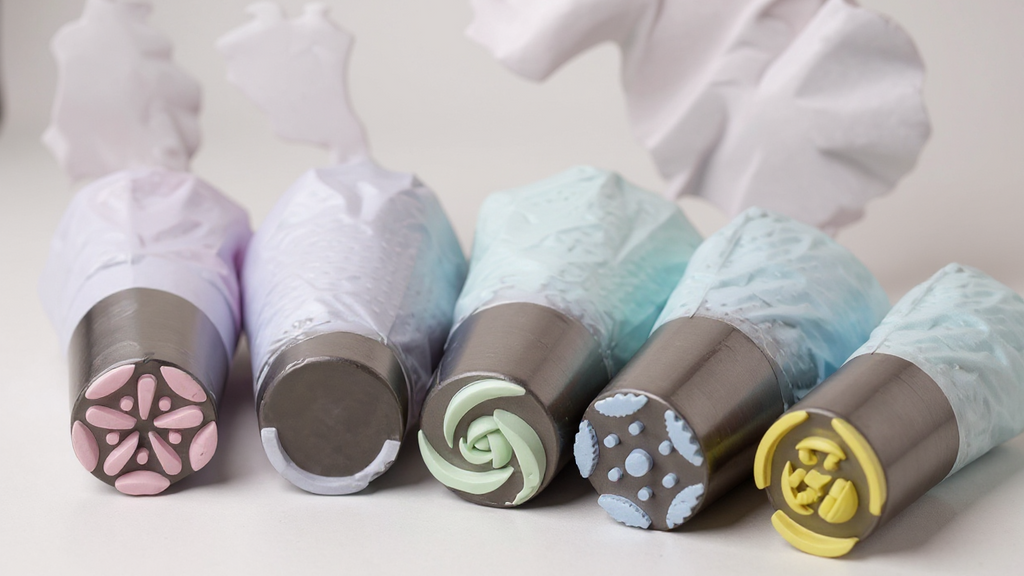 Set de 7 Douilles en Acier Inoxydable : Idéal pour cupcakes, gâteaux et biscuits, outils de pâtisserie essentiels pour chefs à domicile.