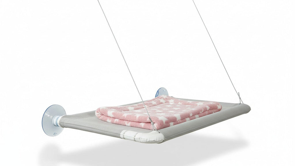 Perchoir fenêtre pour chat, hamac confortable en PVC durable, facile à accrocher, idéal pour bronzer, se reposer et profiter chaleur et confort.