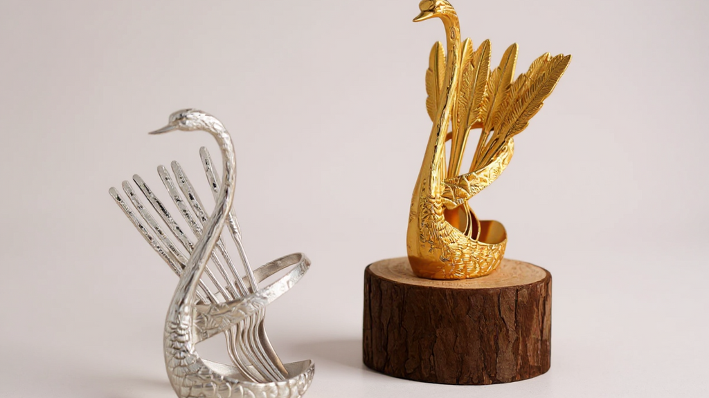 Golden and Silvery Gray Alloy Metal Spoon Set, Elegant, Rustproof, Durable, Washable, Flatware Set with Swan Decorative Stand, Cute Coffee Spoon, Dessert Spoon, for High-end Restaurants, Camping, Dining, Mother'S Day, Father'