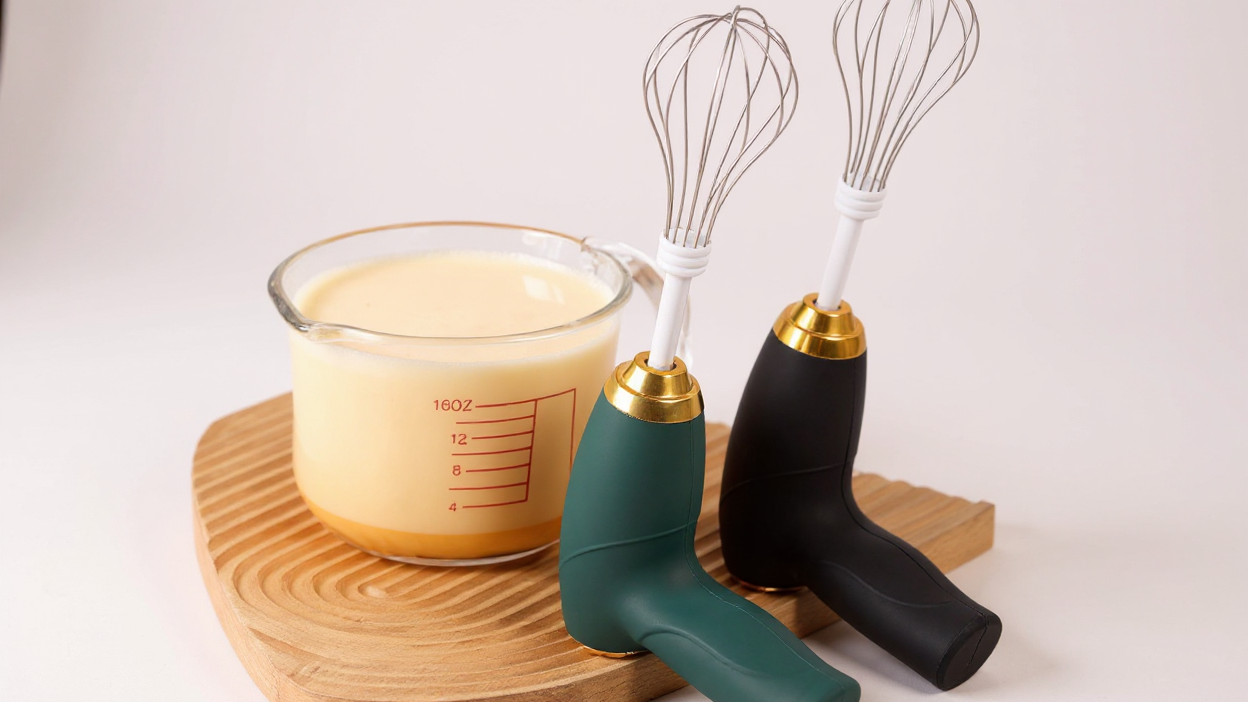 Fouet Électrique Portable USB : Sans fil, léger et rechargeable, idéal pour pâtisserie, gâteaux et muffins, usage domestique ou professionnel.