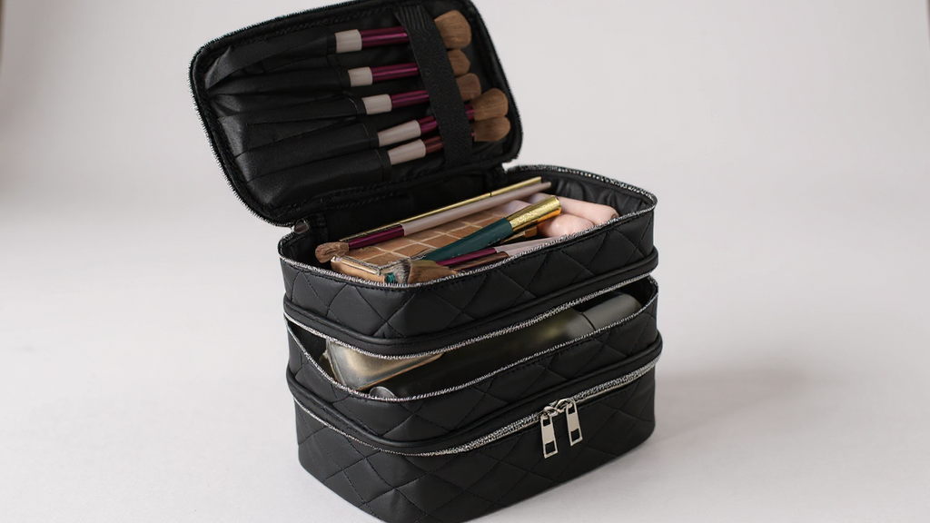 Large Capacity Black Rhombus &amp; Travel Organizer Handbag - 3-Tier/Double-Layer Portable Makeup Case with Golden-Tone Zippers, White Piping Trim, Durable Multi-Compartment Storage for, Spacious for Brushes, Lipstick, Electronic