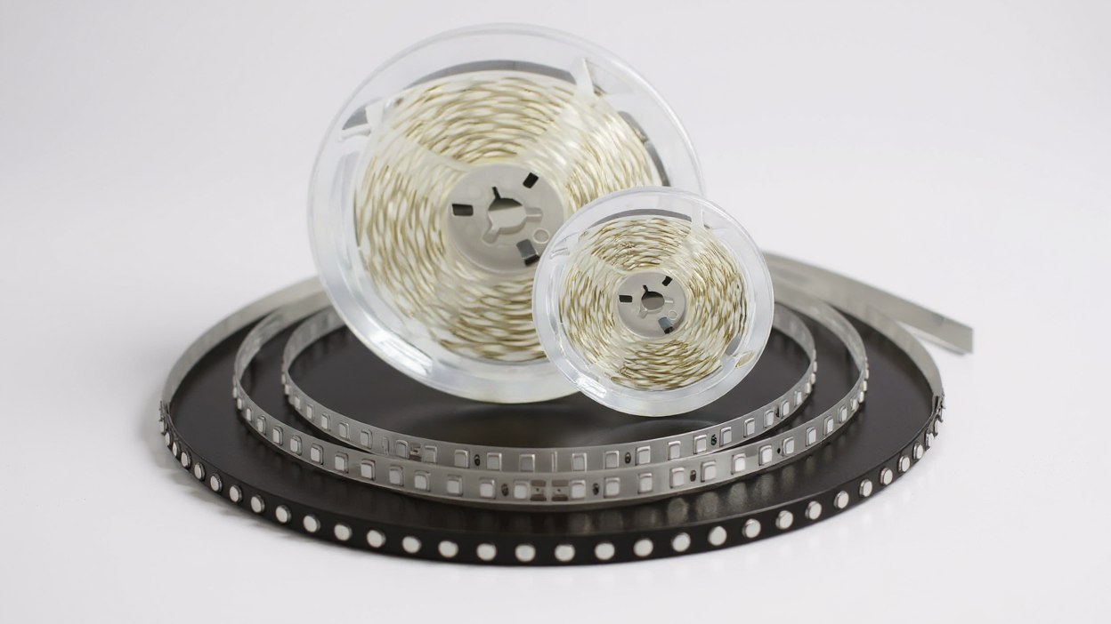 Ruban LED USB Blanc : Éclairage intérieur polyvalent, rétroéclairage TV, décoration chambre et salon, parfait pour fêtes, camping et occasions spéciales.