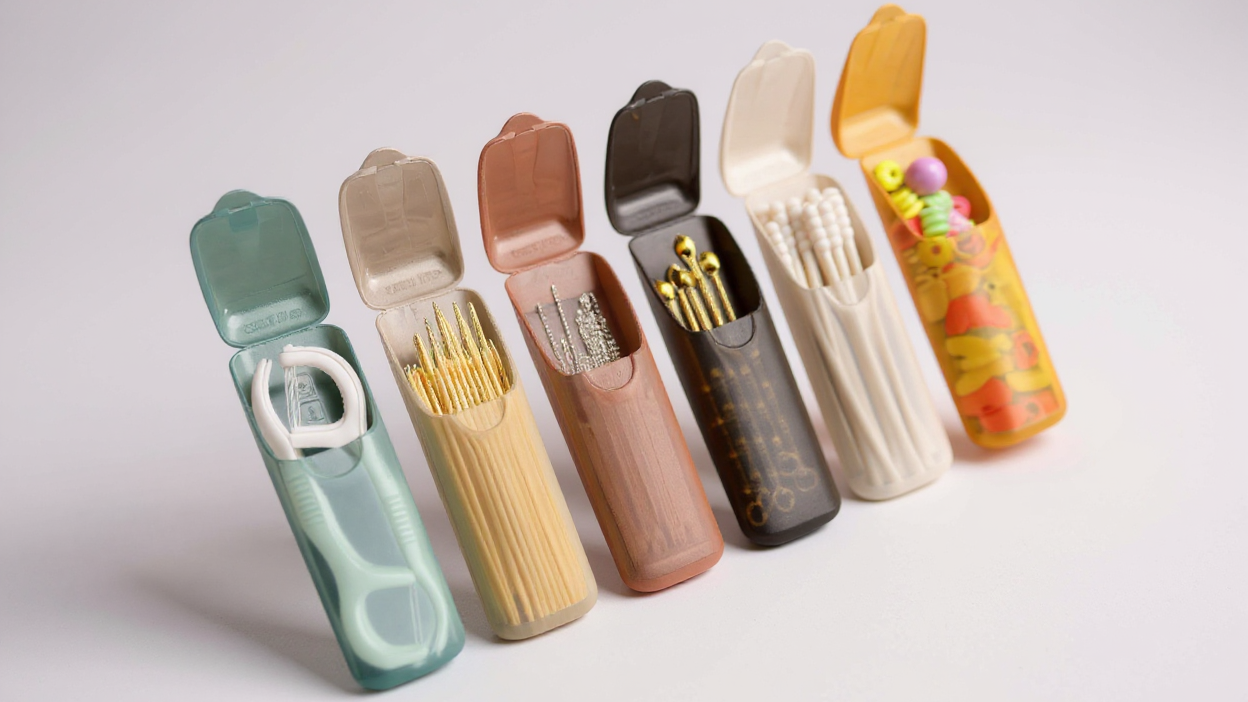 Lot de 4 boîtes de rangement miniatures, portables, plastique PP, couleurs aléatoires, compartiments pour pilules, bijoux, cure-dents ou accessoires divers.