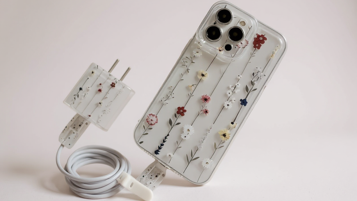 5pcs Set: 1 Transparent Phone Case with Colorful Flower Design + 1 Charger Protector + 2 Cable Protectors + 1 White Soft Cable Ties Suitable for iPhone 16/16 Pro/16 Pro Max/16 Plus/11/11 Pro/11 Pro Max/12/12 Pro/12 Pro Max/